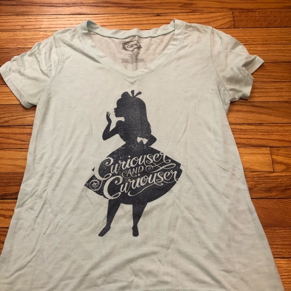 Disney Alice and wonderland T-shirt - Picture 1 of 2